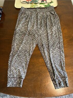 Free People chevron knit joggers. Very unique, soft, breathable, chic, comfy!